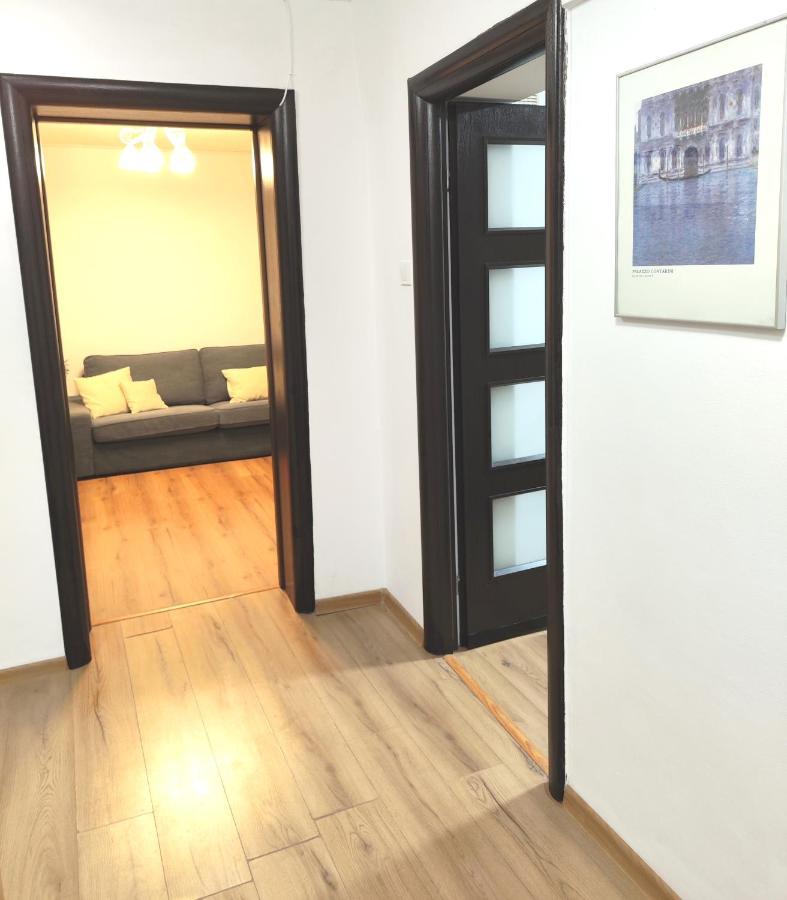 Platinum Apartment - Apartament Cu 3 Camere, 2 Dormitoare, 2 Bai, Bucatarie Complet Utilata, 2 Balcoane Bucareste Exterior foto