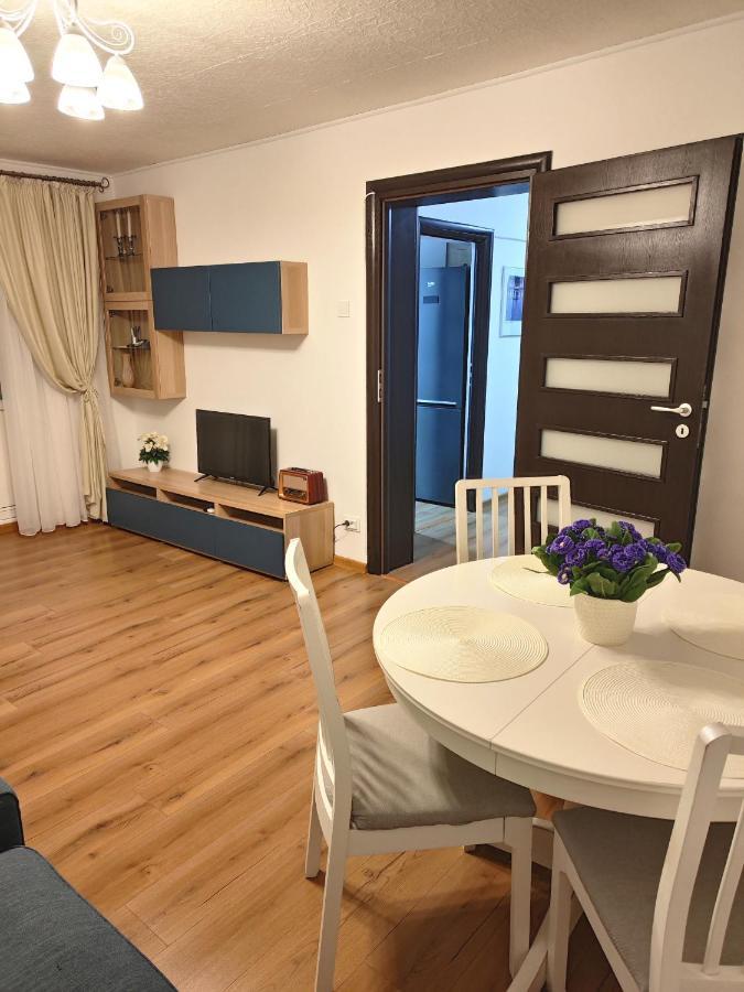 Platinum Apartment - Apartament Cu 3 Camere, 2 Dormitoare, 2 Bai, Bucatarie Complet Utilata, 2 Balcoane Bucareste Exterior foto