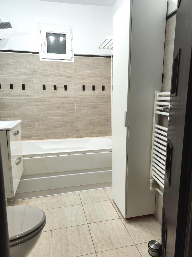 Platinum Apartment - Apartament Cu 3 Camere, 2 Dormitoare, 2 Bai, Bucatarie Complet Utilata, 2 Balcoane Bucareste Exterior foto